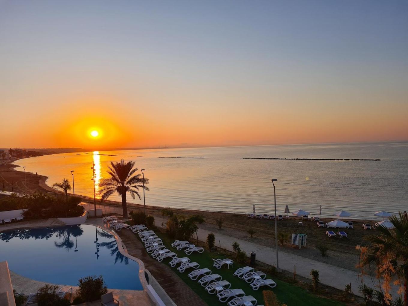 Lebay Beach Hotel Larnaca Exterior foto